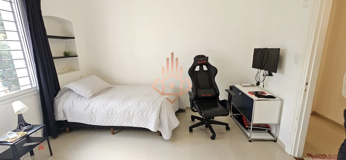 Se Alquila en Country Casa de 5 Cuartos y 4 Baños