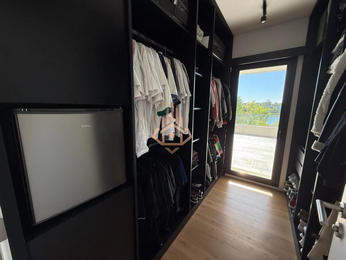 Venta de Espectacular Casa de 4 Dormitorios en Viñedos de la Tahona