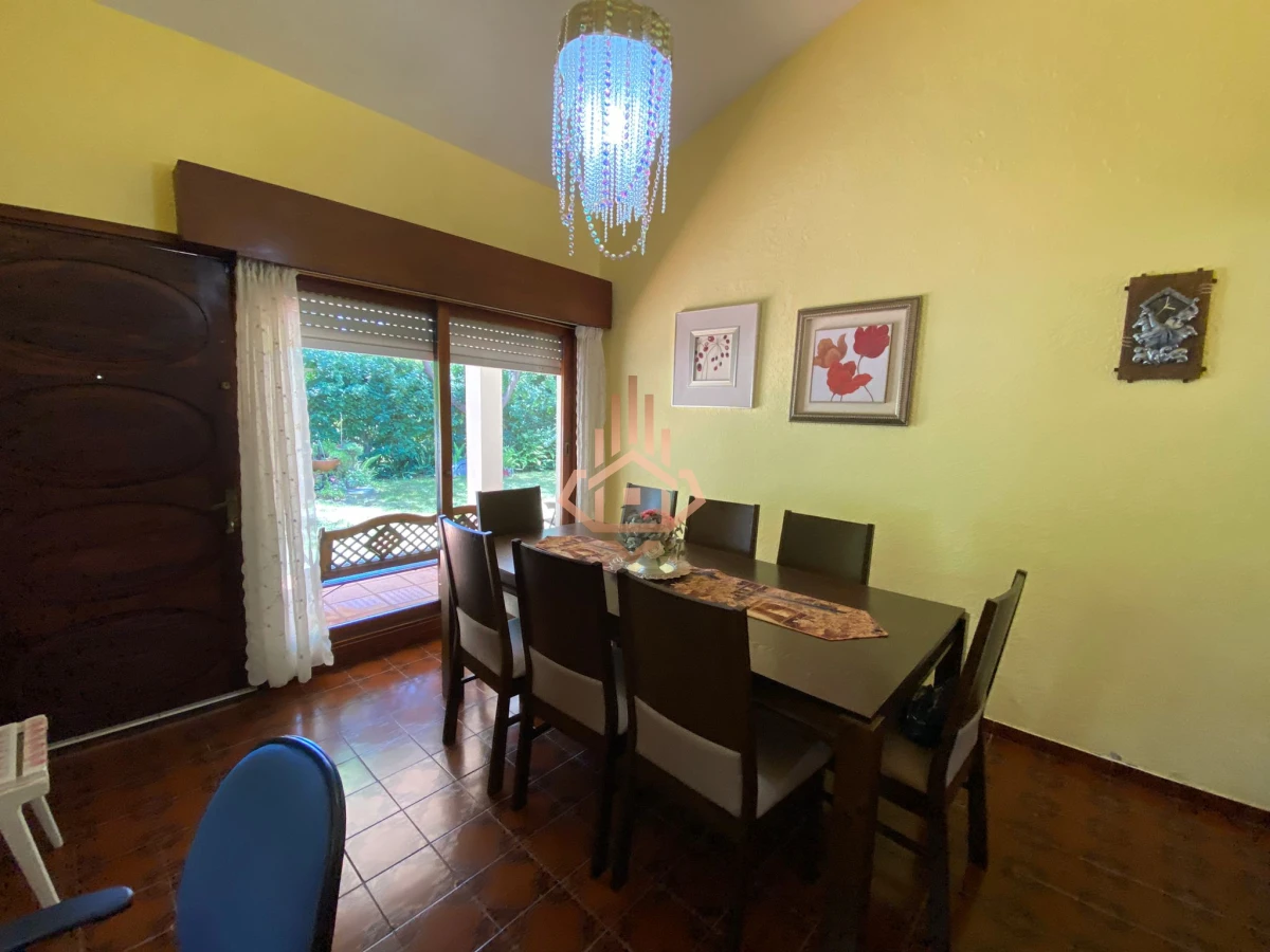 Casa en Alquiler Anual 3 dormitorios+ 1 suite.