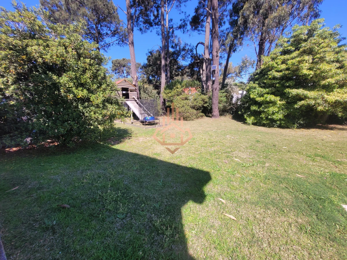 Venta de casa en Pinares terreno esquinero con gran potencial