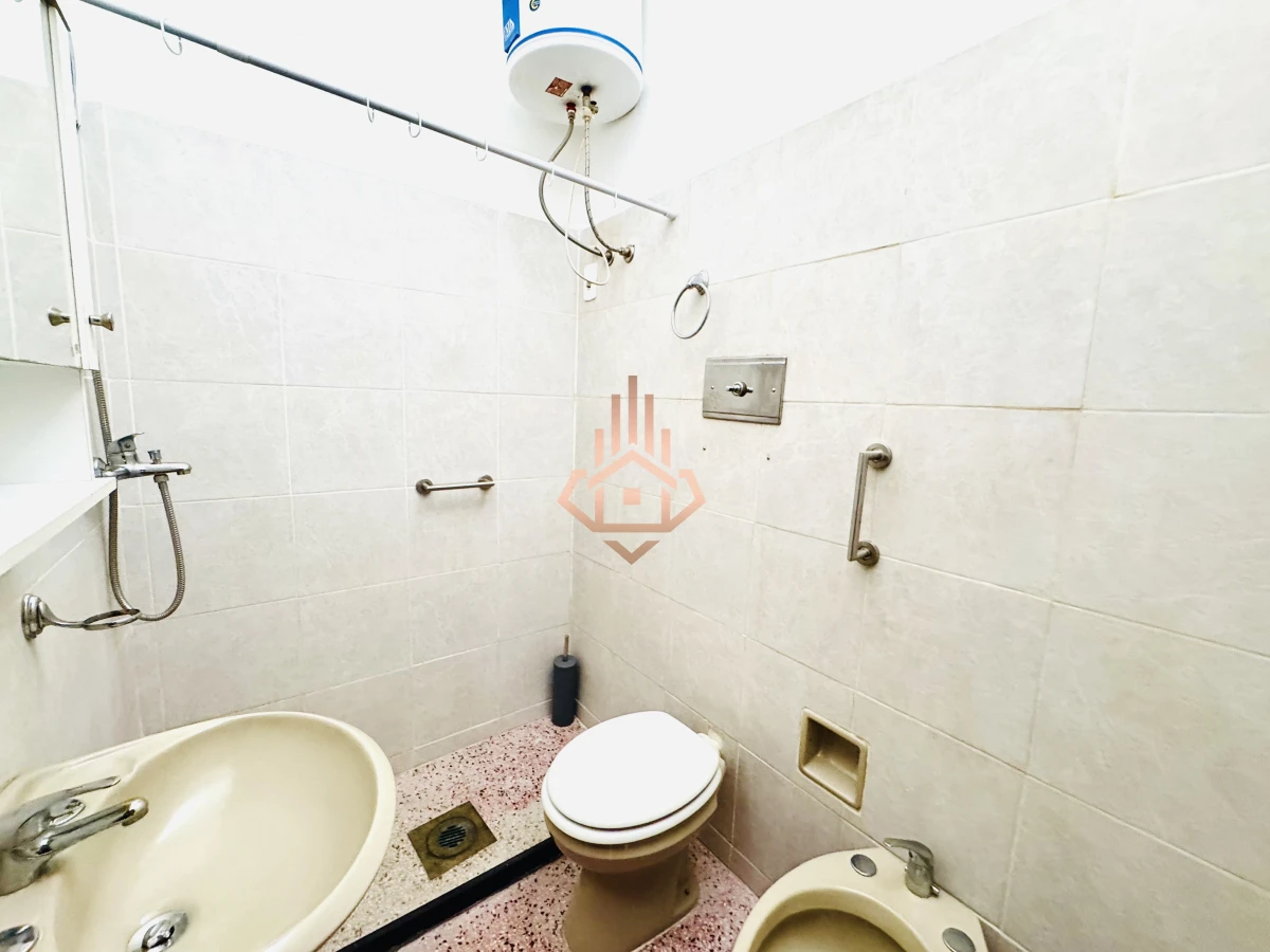 Venta Casa de 2 dormitorios cerca de playa mansa y servicios.