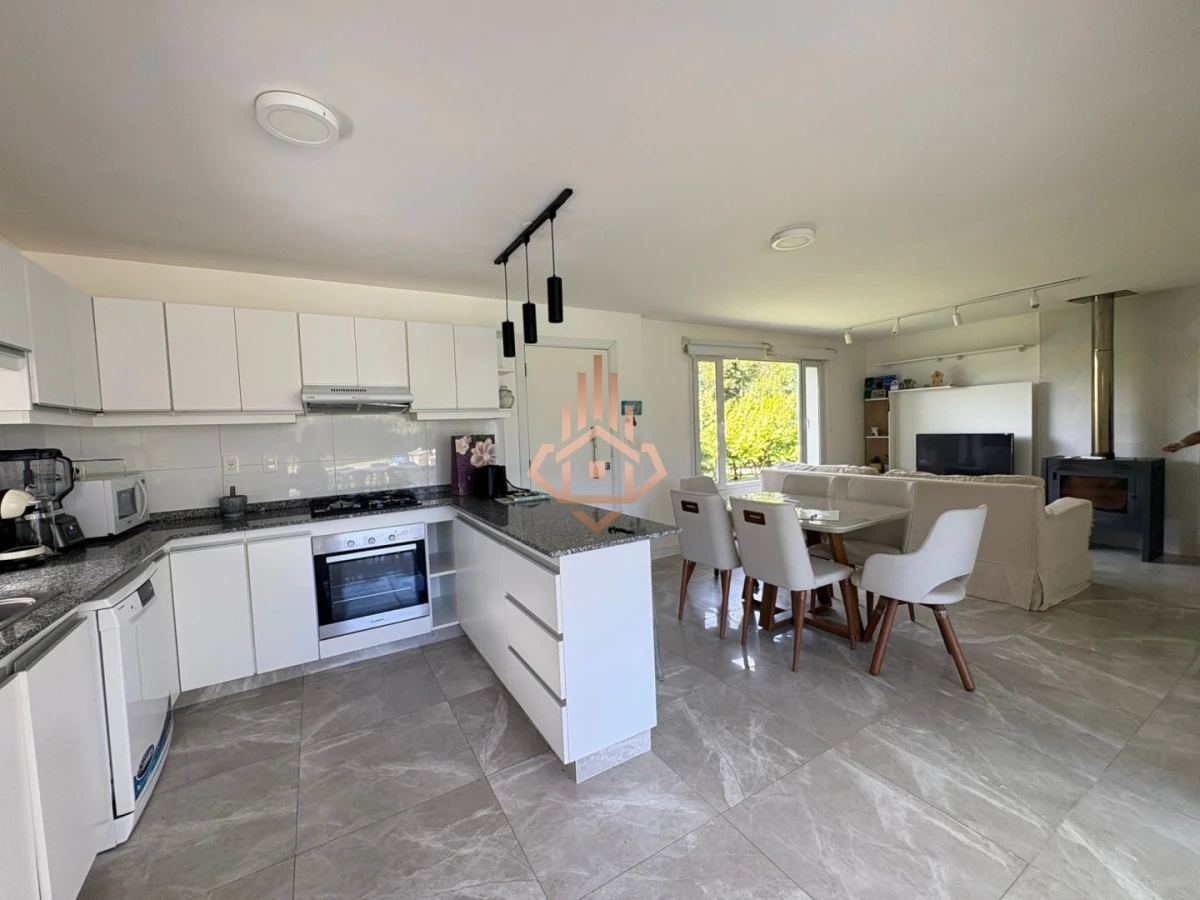 Alquiler de Temporada casa de 3 dormitorios en Punta del Este con Piscina,