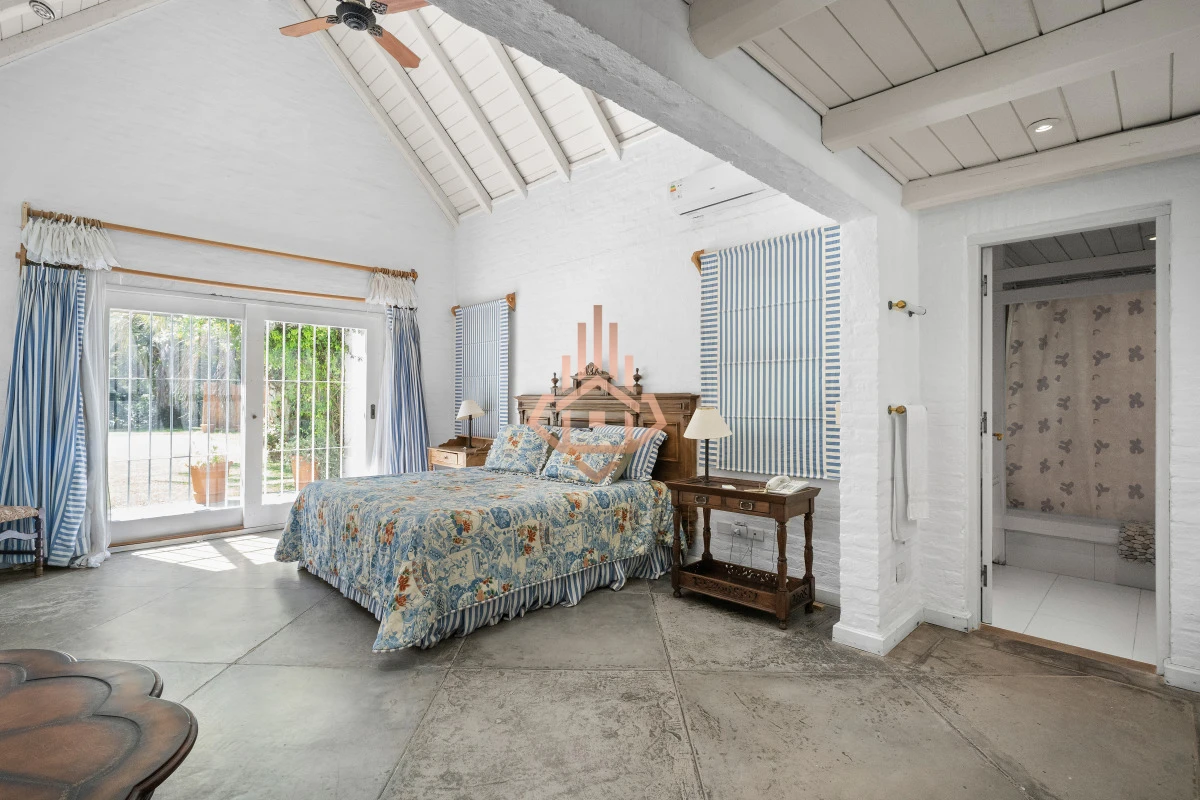 Venta de casa de lujo “La Esmeralda” Pinares, Parque Burnett