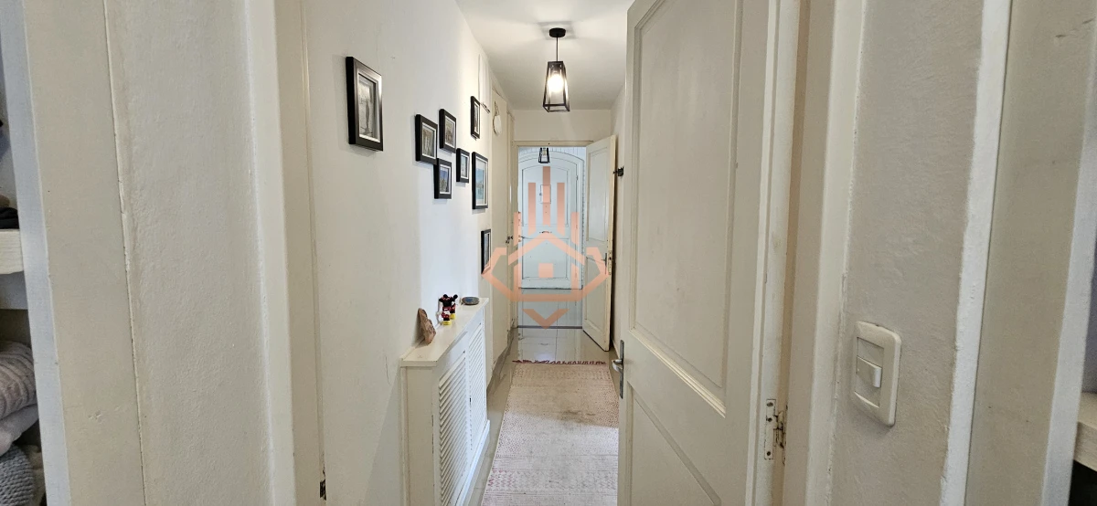 Se Alquila en Country Casa de 5 Cuartos y 4 Baños