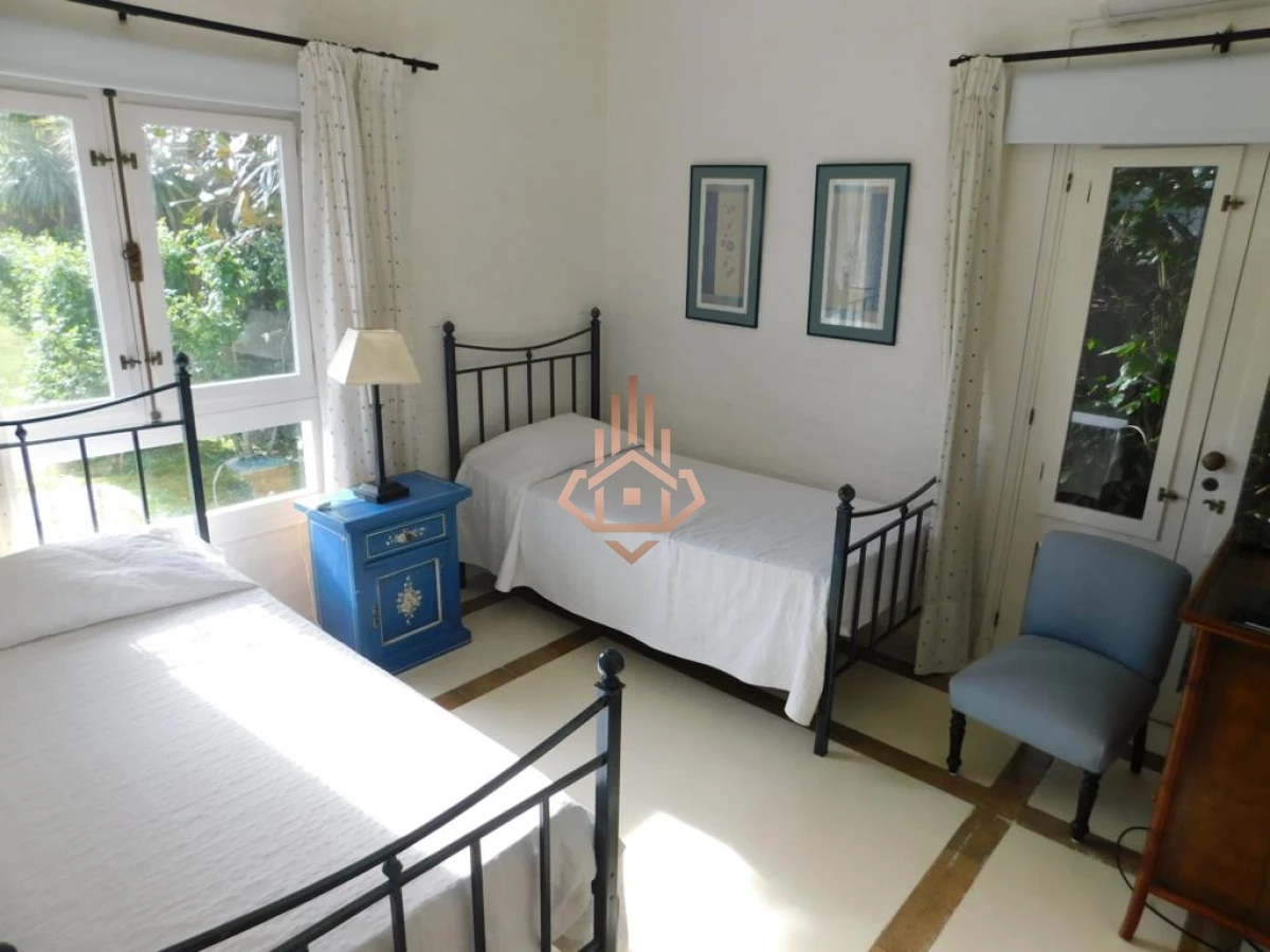 Casa en Montoya de 4 dormitorios y piscina, A pasos del Mar