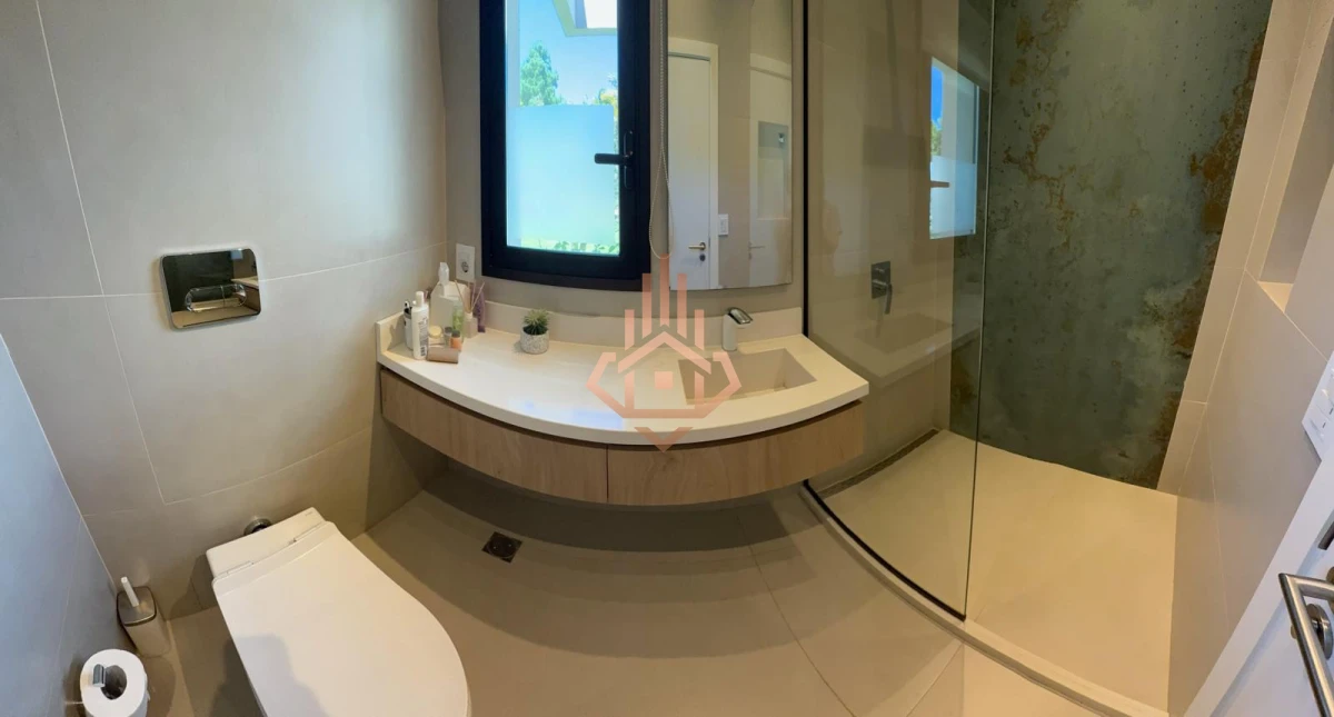 Venta de Espectacular Casa de 4 Dormitorios en Viñedos de la Tahona