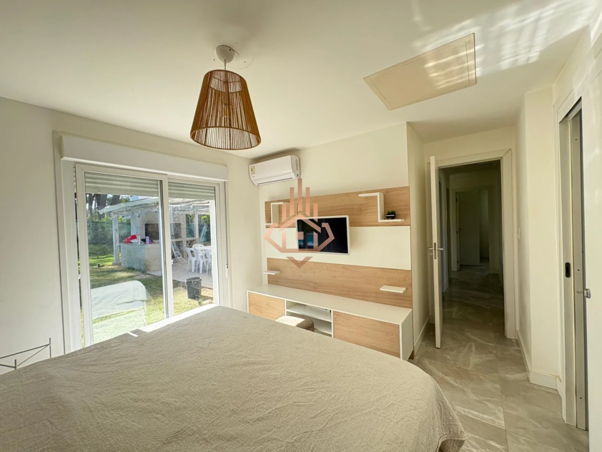 Alquiler de Temporada casa de 3 dormitorios en Punta del Este con Piscina,