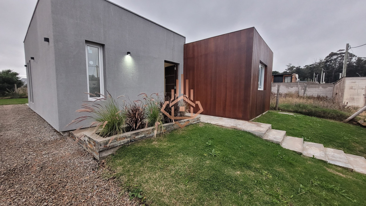 Casa en venta a estrenar - Barrio 4H
