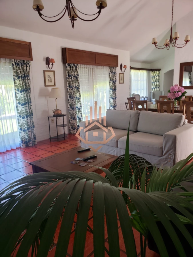Venta de Casa de 3 Dormitorios, Piscina, en Marly, Punta del Este