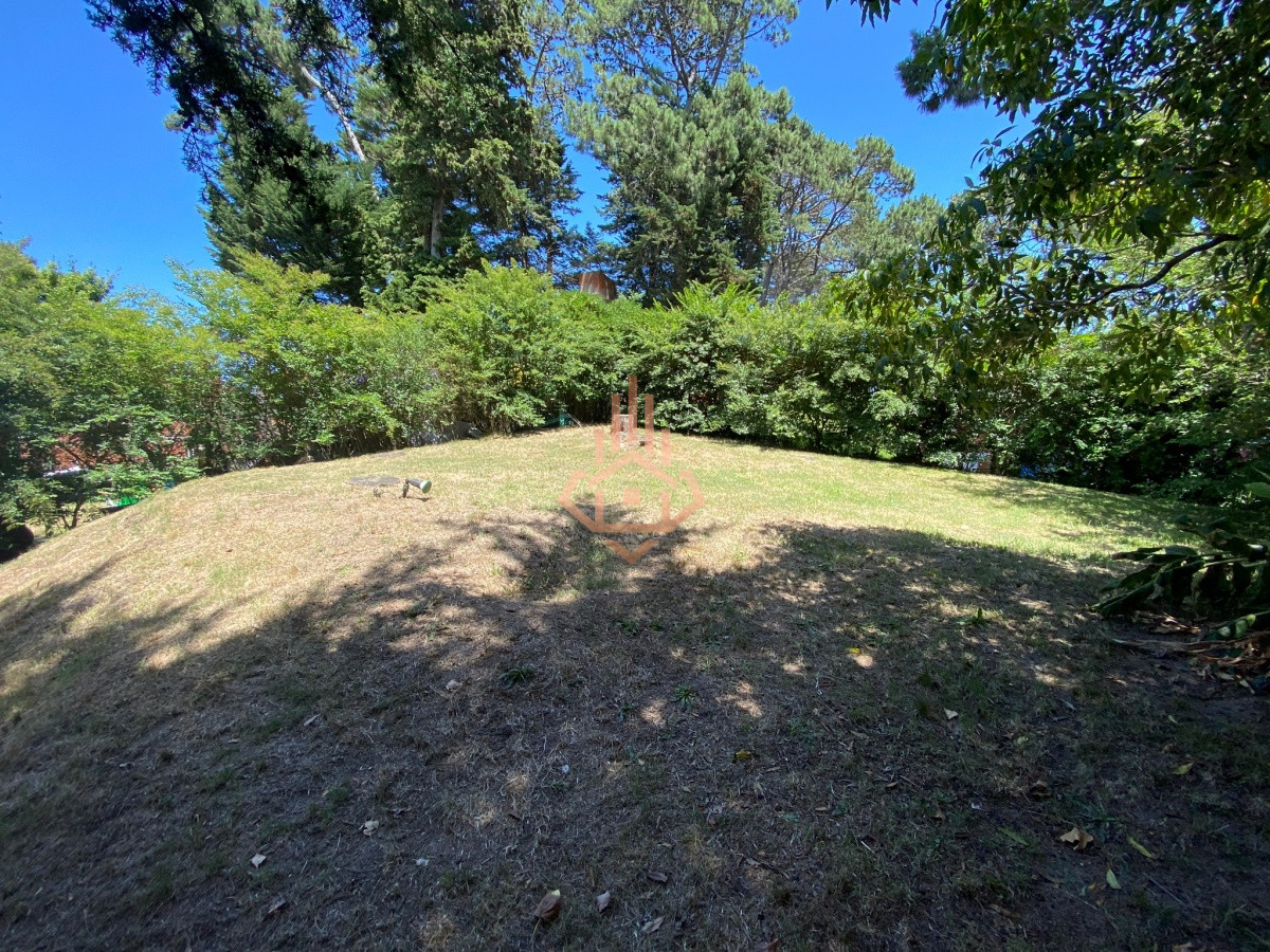 Venta Casa de 3 dormitorios, 2 baÃ±os y en suite,  zona Colegios.