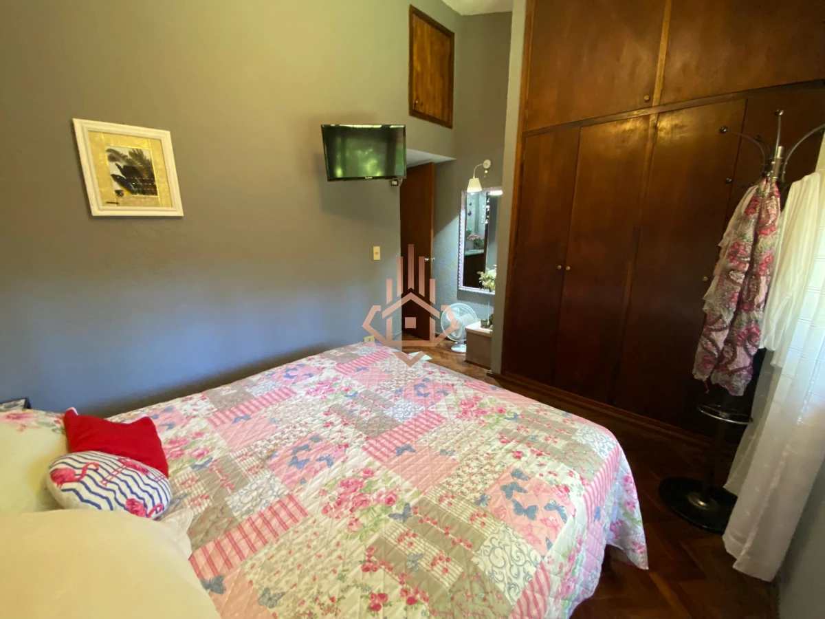 Casa en Alquiler Anual 3 dormitorios+ 1 suite.