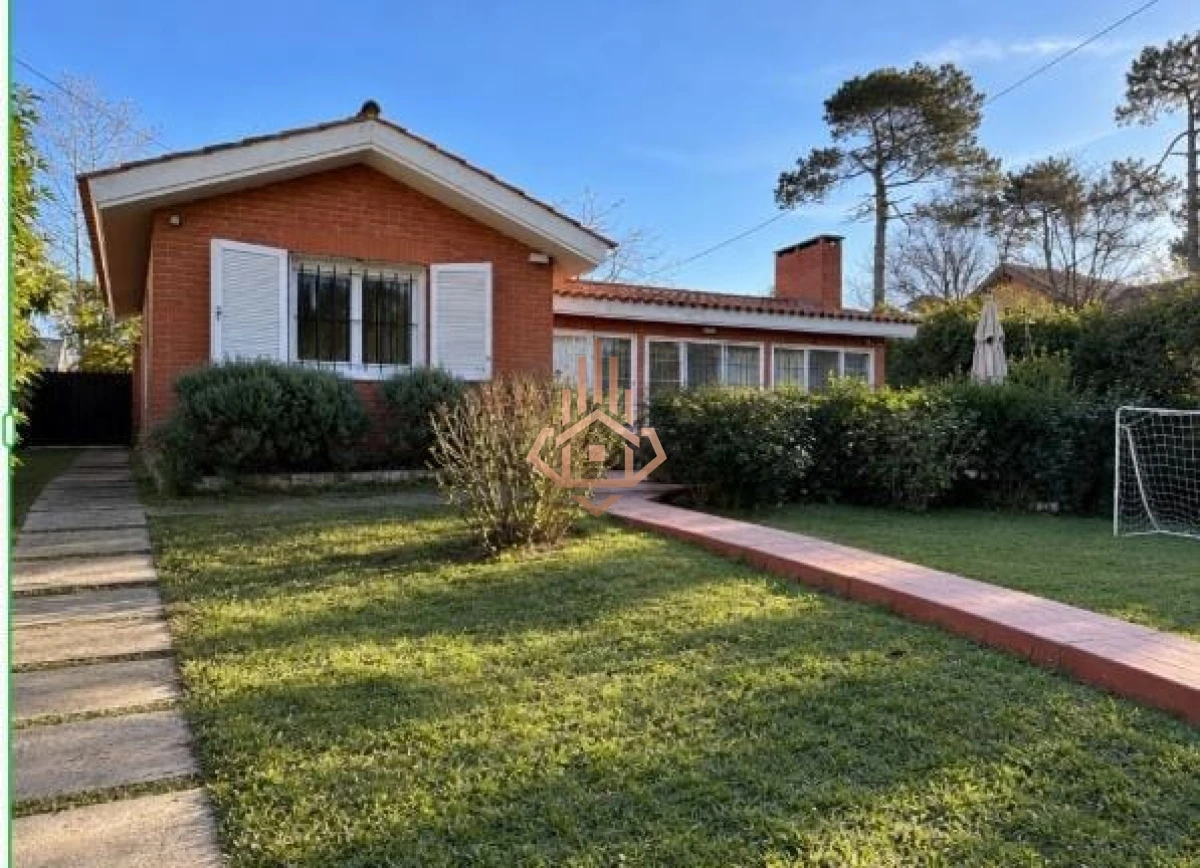 VENTA - Casa reciclada en Cantegril - Reserva del Este, Punta del Este.