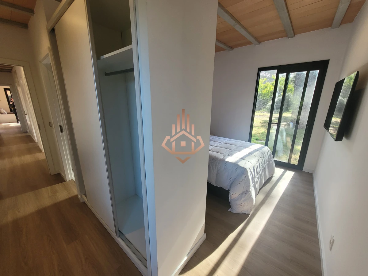 Casa en venta en Club del Lago. Punta Ballena. A estrenar, construcción tradicional