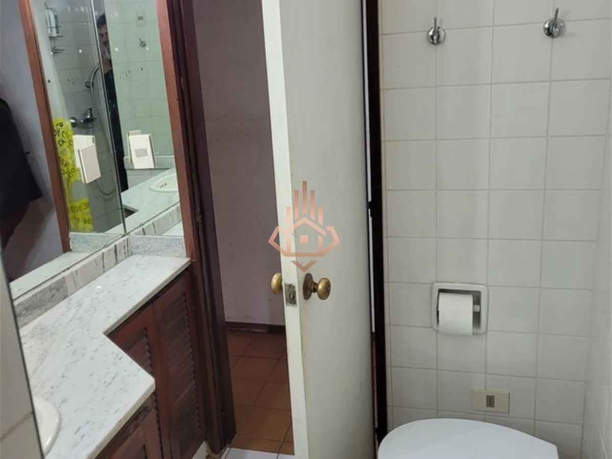 Casa en venta sobre Av Cordoba posible proyecto clinica o academia