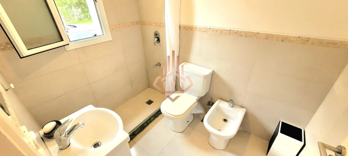 Casa Moderna con Piscina