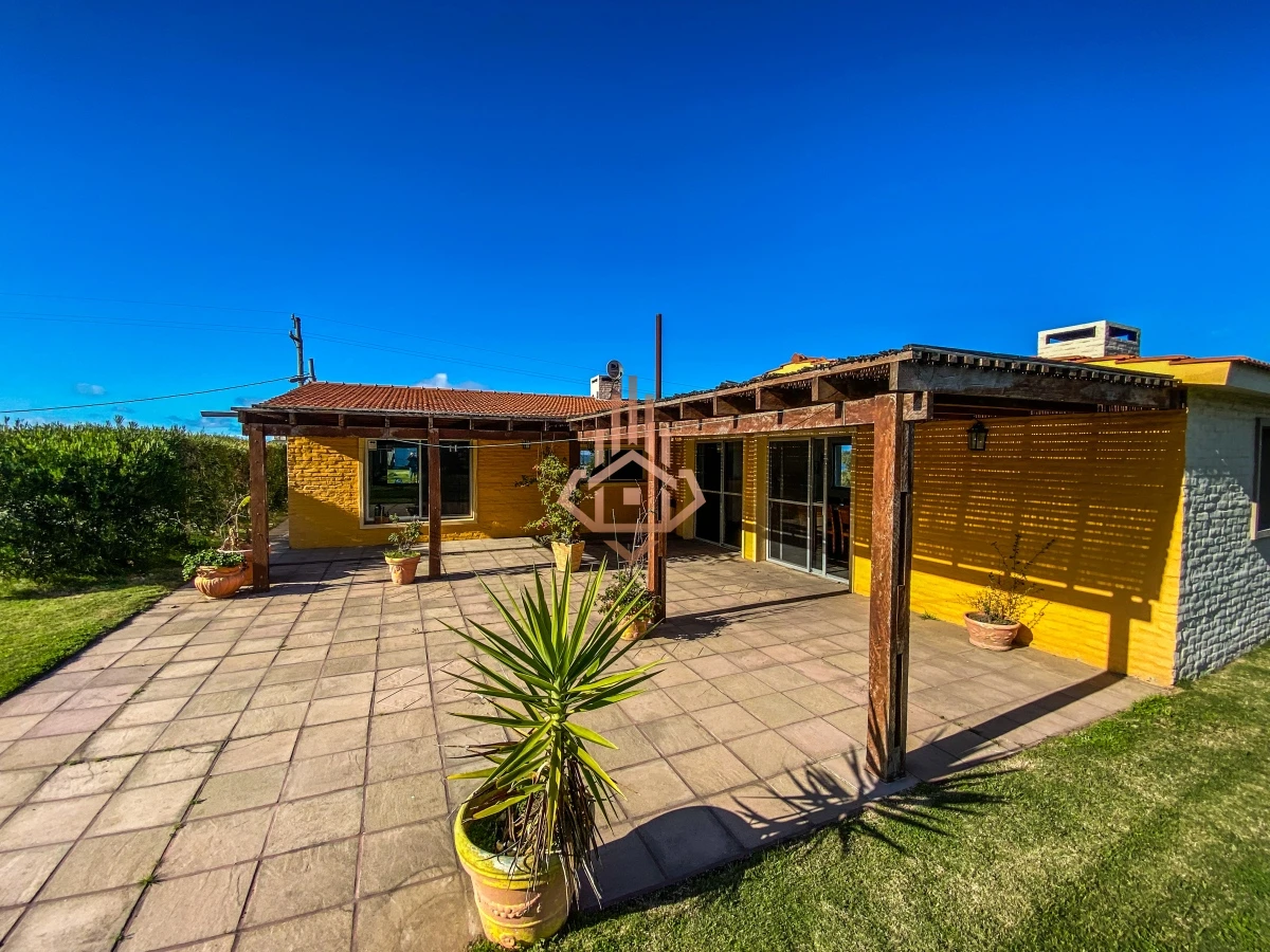 Hermosa Casa con Vista al mar en Barra de Portezuelo