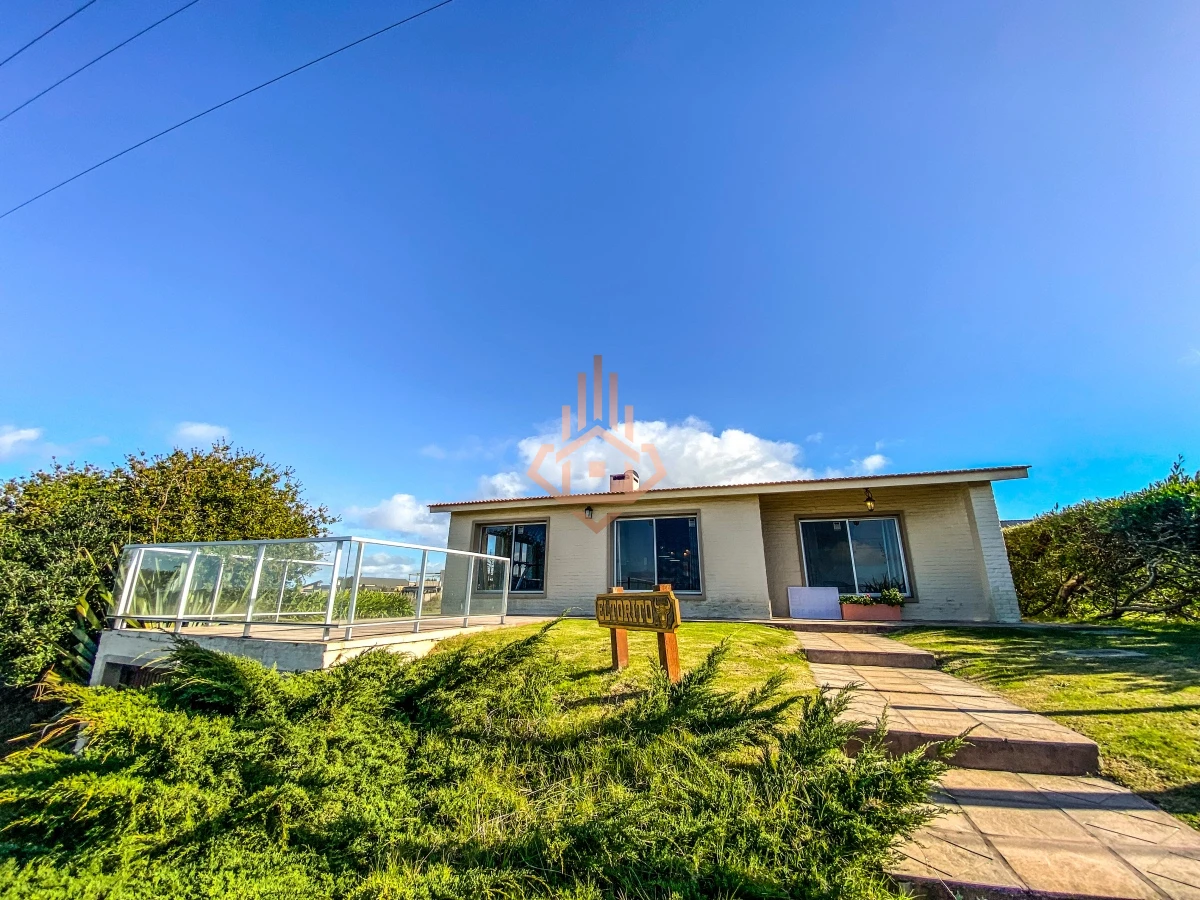Hermosa Casa con Vista al mar en Barra de Portezuelo