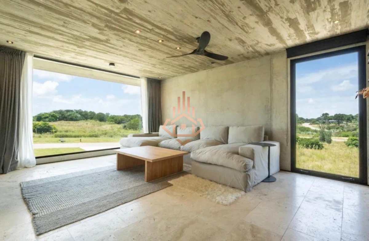 Se Vende Casa de 3 Dormitorios en suite en Barrio Privado en 4.400 metros de terreno - Foto 5