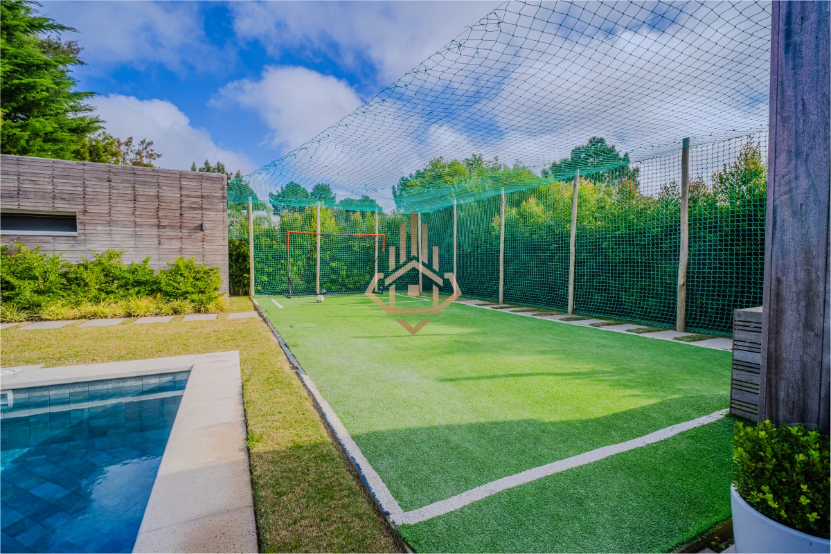 Casa de 4 dormitorios en Barrio Privado La Residence