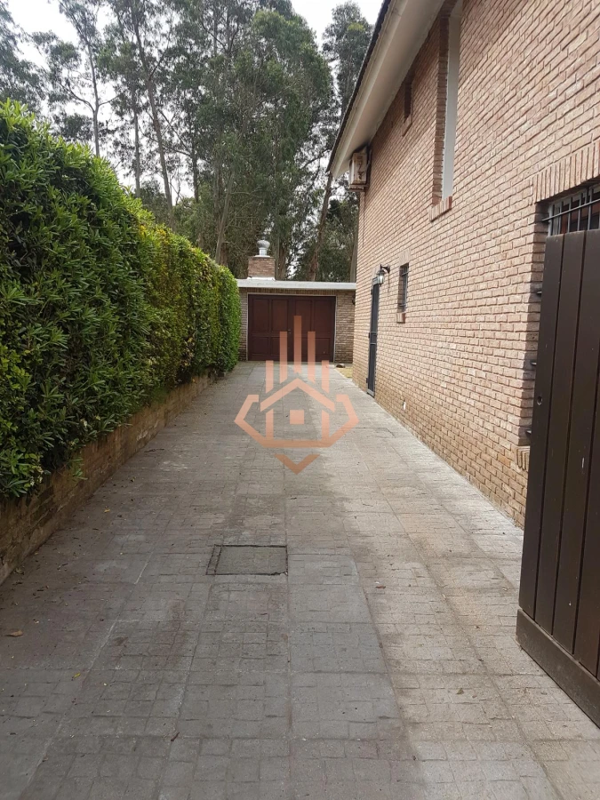 Casa en Alquiler Super Comoda y Completa en Jardines de Cordoba, 3 Cuartos, 4 Baños, Yacuzzy. Piscina, Juegos para Niños