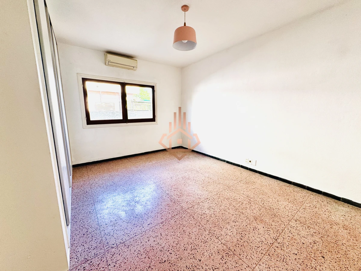 Venta Casa de 2 dormitorios cerca de playa mansa y servicios.