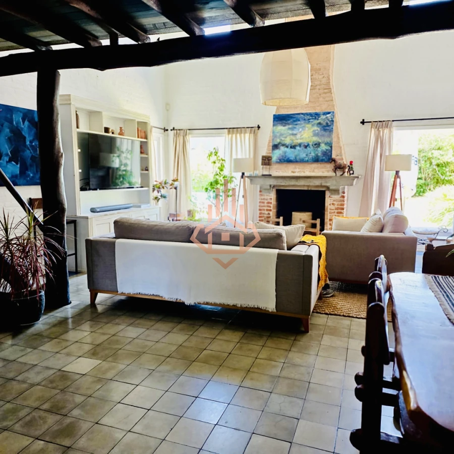 Venta casa de 4 dormitorios en la barra con piscina climatizada