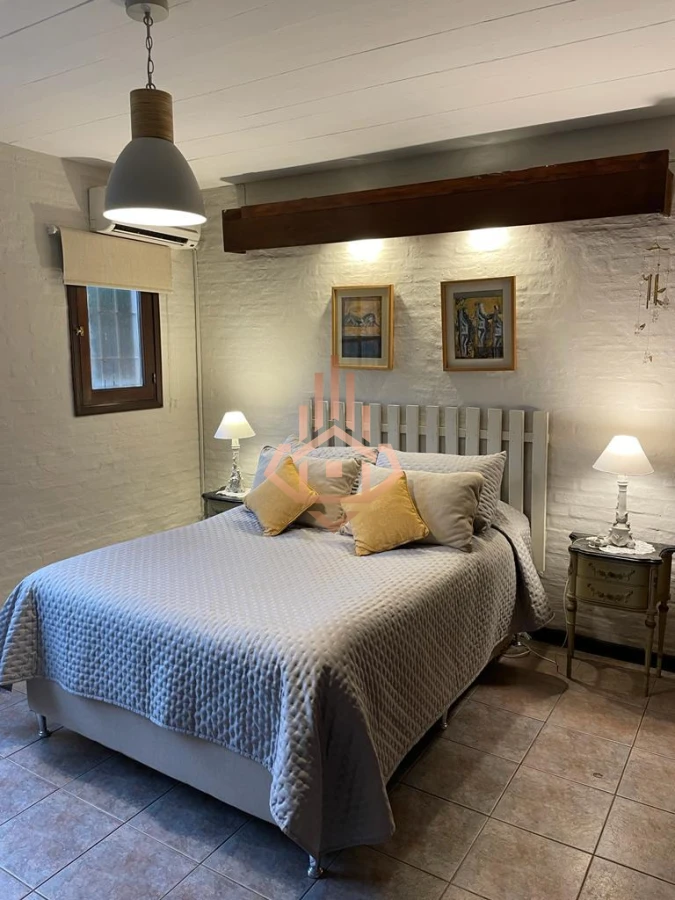 Casa en venta  alquiler 4 dormitorios, 2 dormitorios en suite. Piscina amplio JardÃ­n Barrio Marly