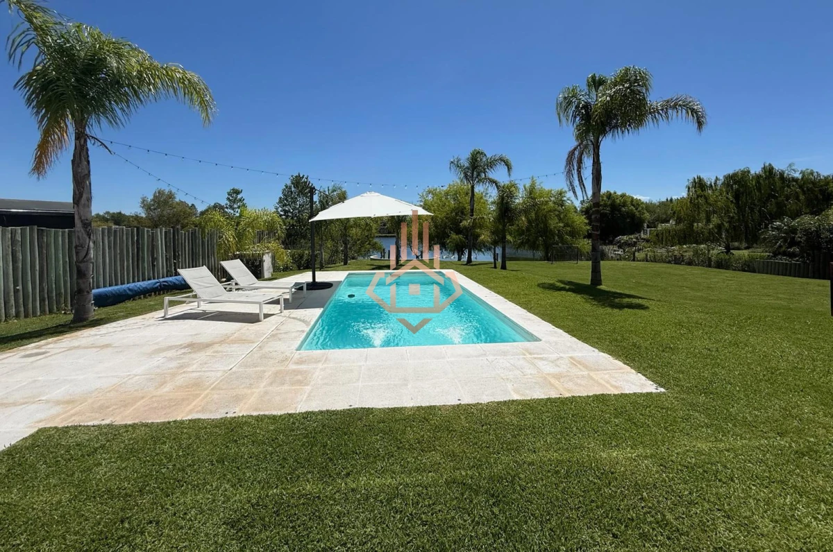 Venta de Espectacular Casa de 4 Dormitorios en Viñedos de la Tahona