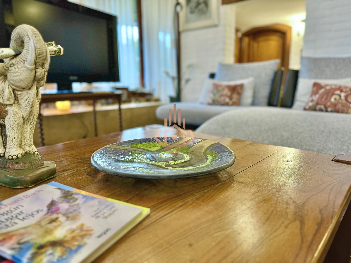 Casa, Venta 4 dormitorios mas dependencia, 2 master suite, Piscina, 1 cuadra de la playa Masa, Punta del Este.