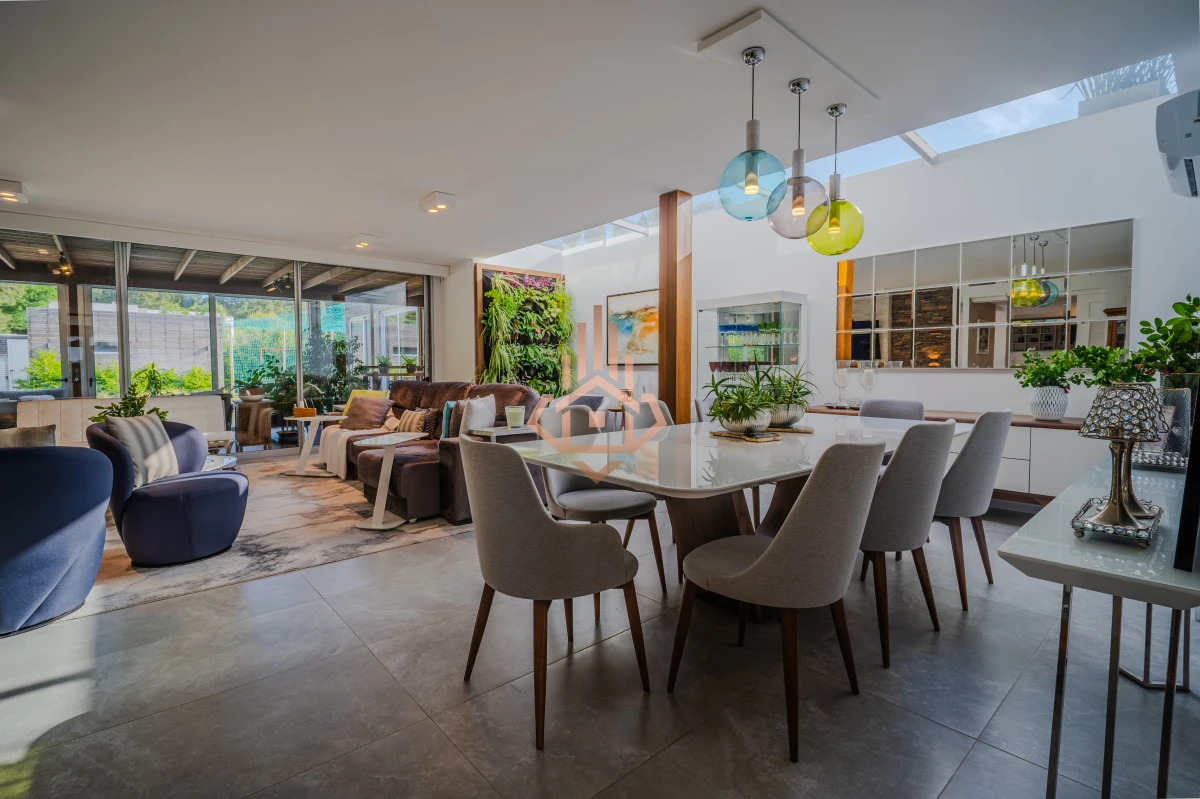 Casa de 4 dormitorios en Barrio Privado La Residence