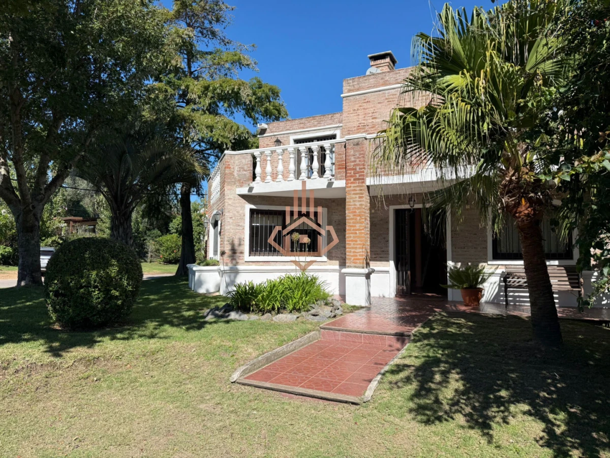 Alquiler Anual Casa de 3 Dormitorios en Altos del Pinar