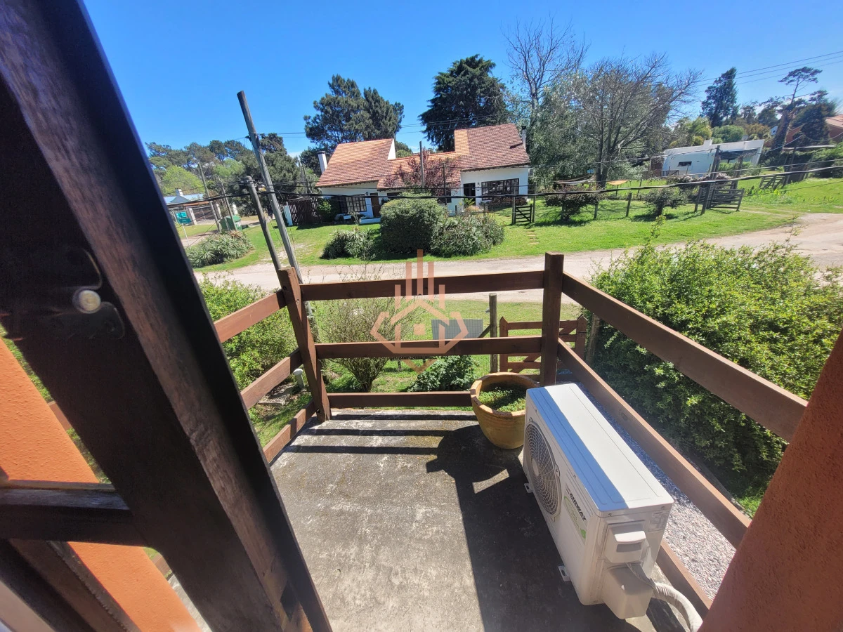 Venta de casa en Pinares terreno esquinero con gran potencial