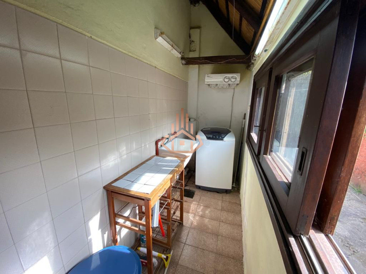 Alquiler Anual casa 4 dormitorio y piscina en Pinares.