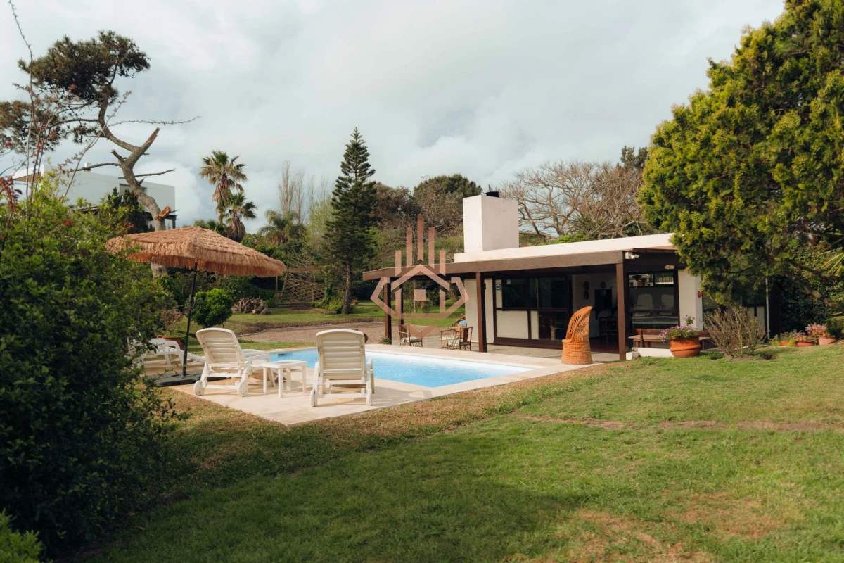 Casa exclusiva en Punta del Este - Playa Mansa