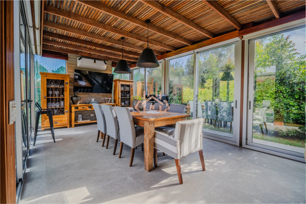 Casa de 4 dormitorios en Barrio Privado La Residence