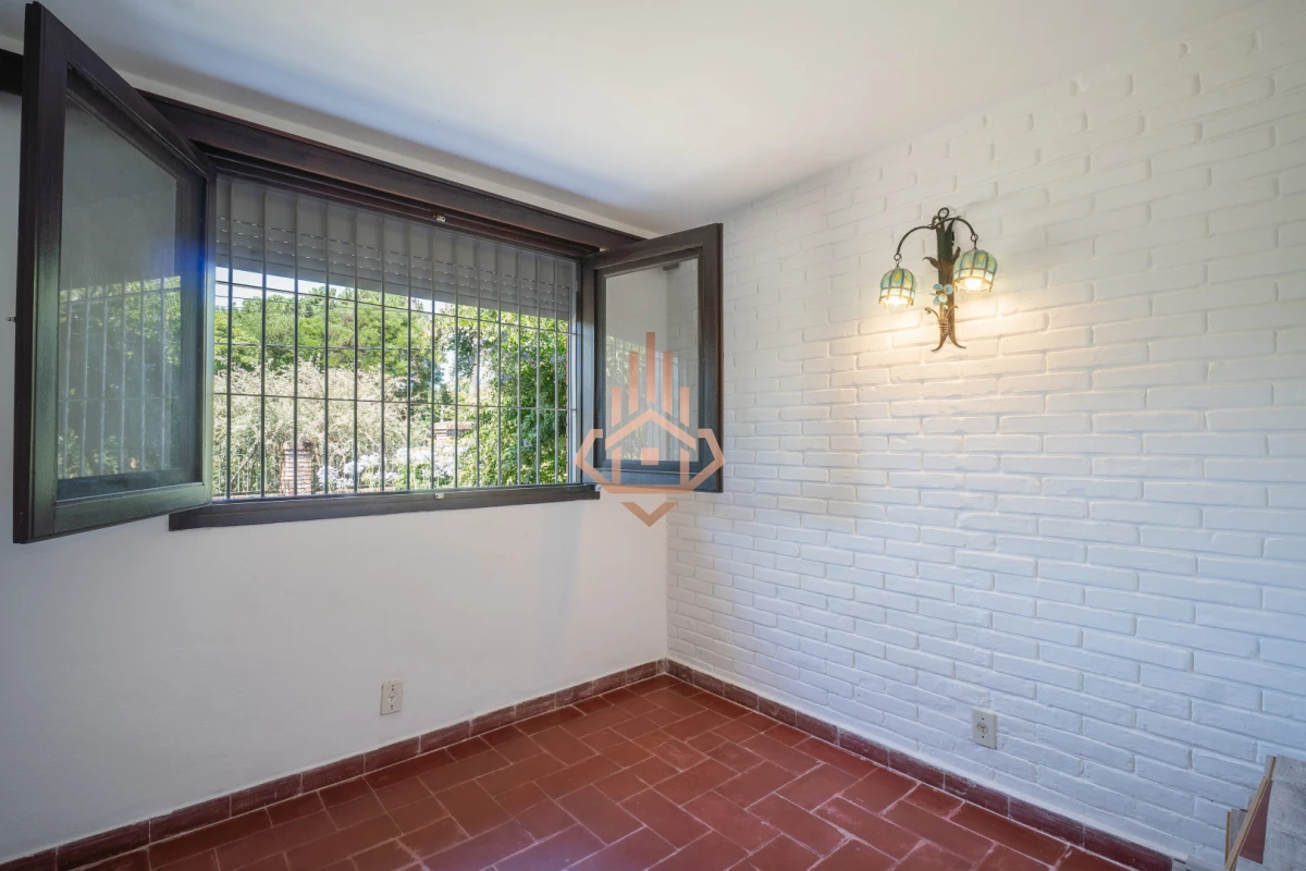 Casa en venta en B. Cantegril, zona de colegios entorno residencial