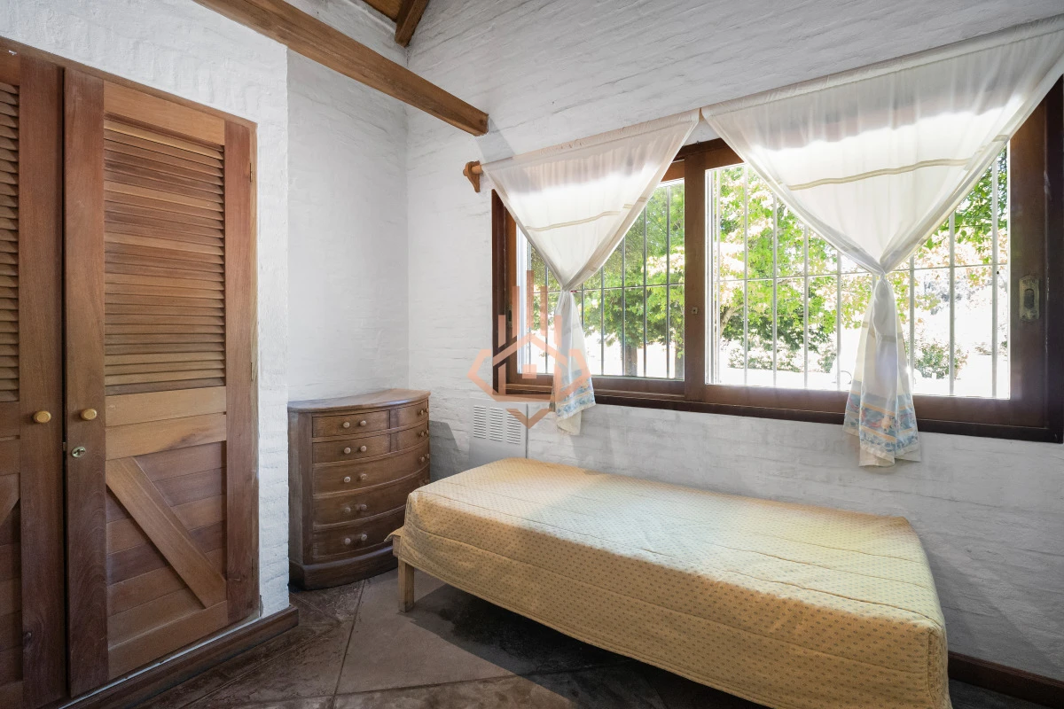 Venta de casa de lujo “La Esmeralda” Pinares, Parque Burnett