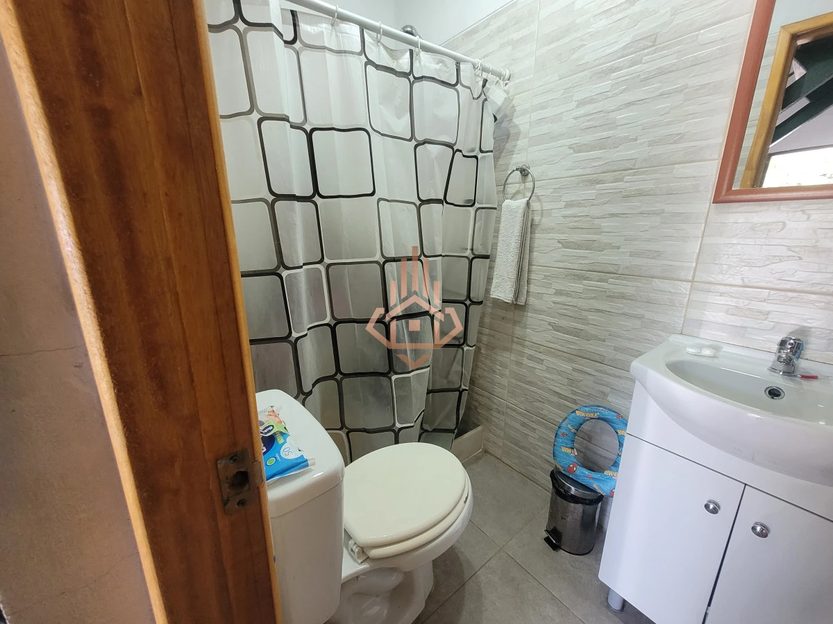 Venta de casa en Pinares terreno esquinero con gran potencial