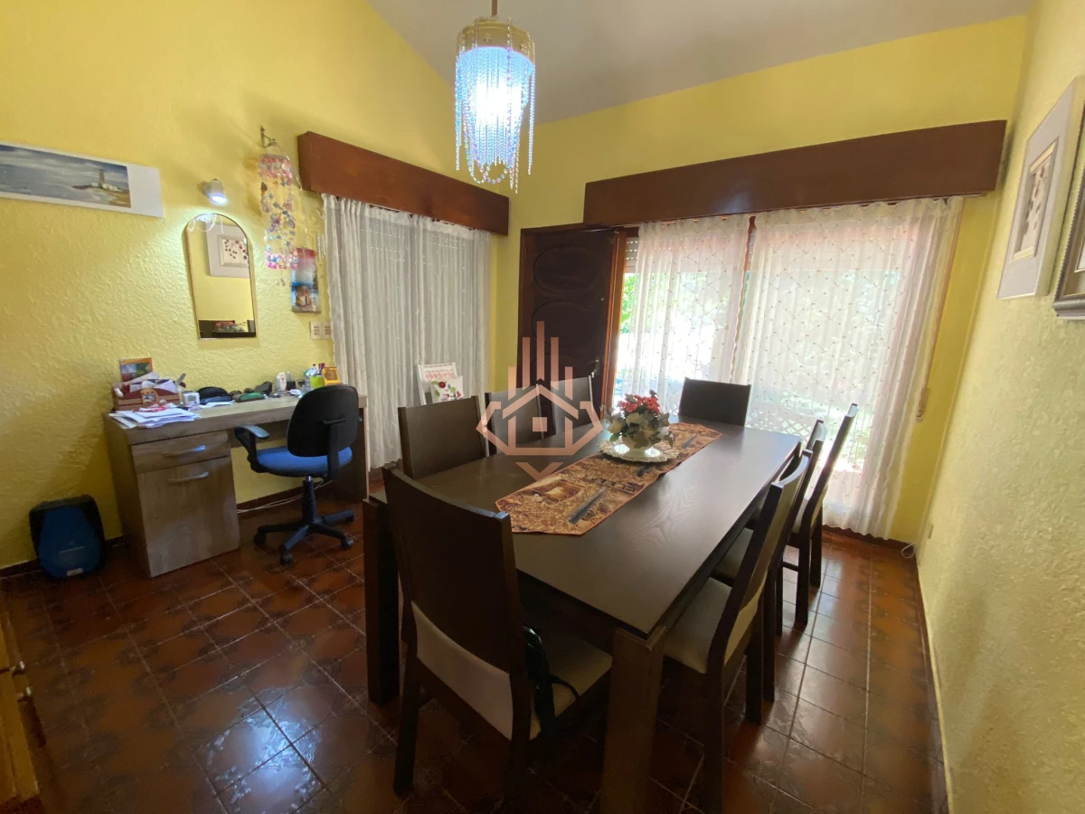 Casa en Alquiler Anual 3 dormitorios+ 1 suite.