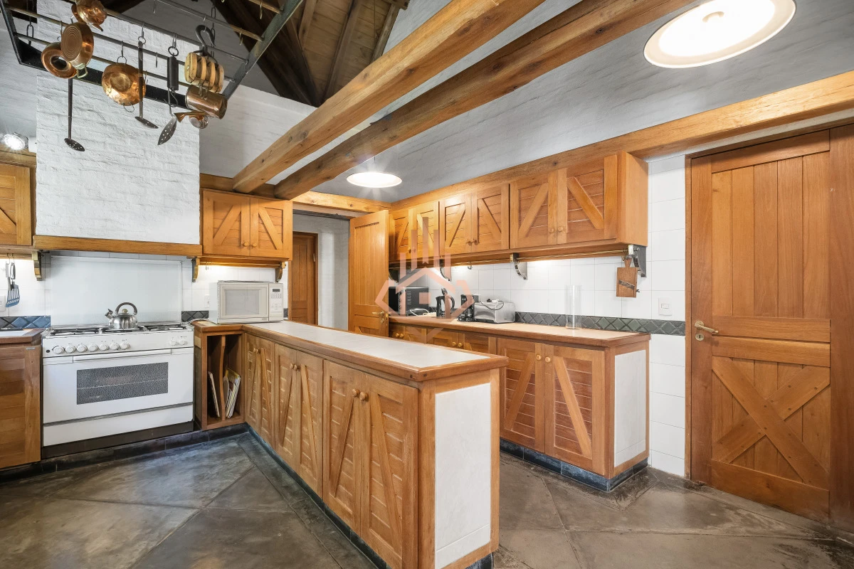 Venta de casa de lujo “La Esmeralda” Pinares, Parque Burnett