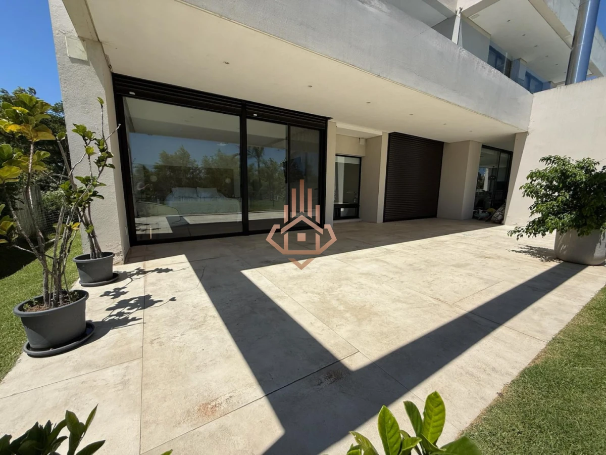 Venta de Espectacular Casa de 4 Dormitorios en Viñedos de la Tahona