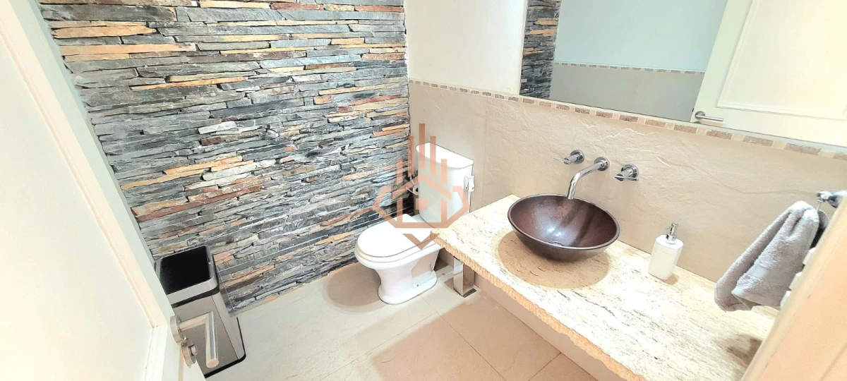 Casa Moderna con Piscina