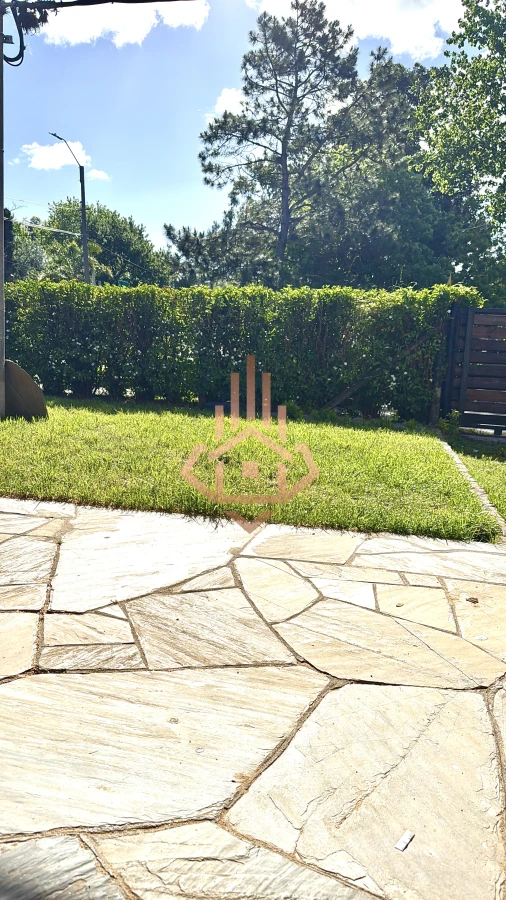 Venta Casa de 2 dormitorios cerca de playa mansa y servicios.