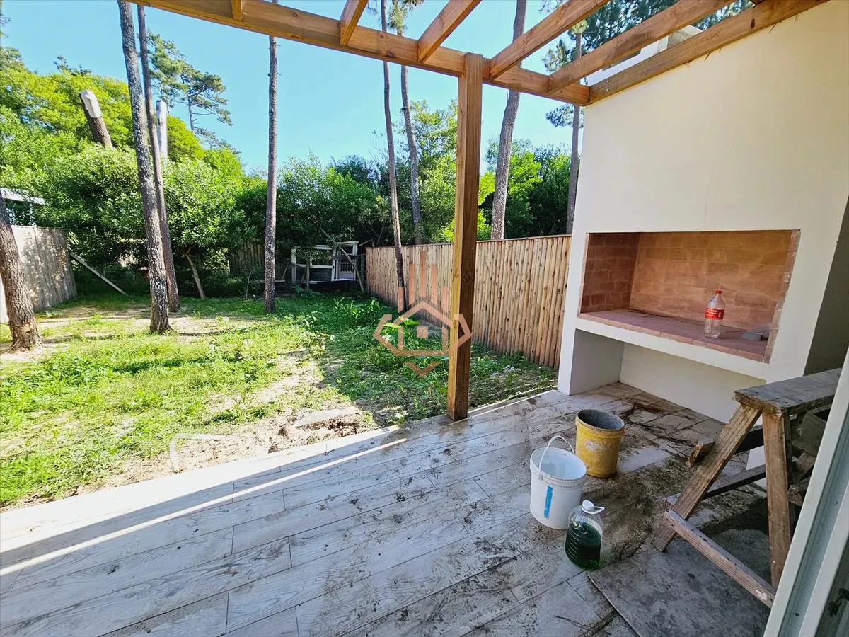 Venta Casa ph tres dormitorios en Parque Burnett- Punta del Este.