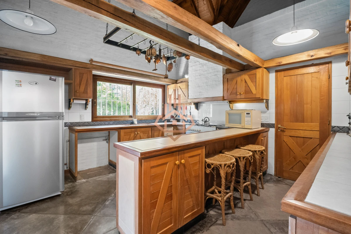 Venta de casa de lujo “La Esmeralda” Pinares, Parque Burnett