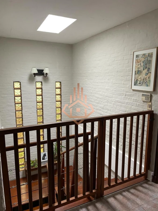 Casa en venta  alquiler 4 dormitorios, 2 dormitorios en suite. Piscina amplio JardÃ­n Barrio Marly