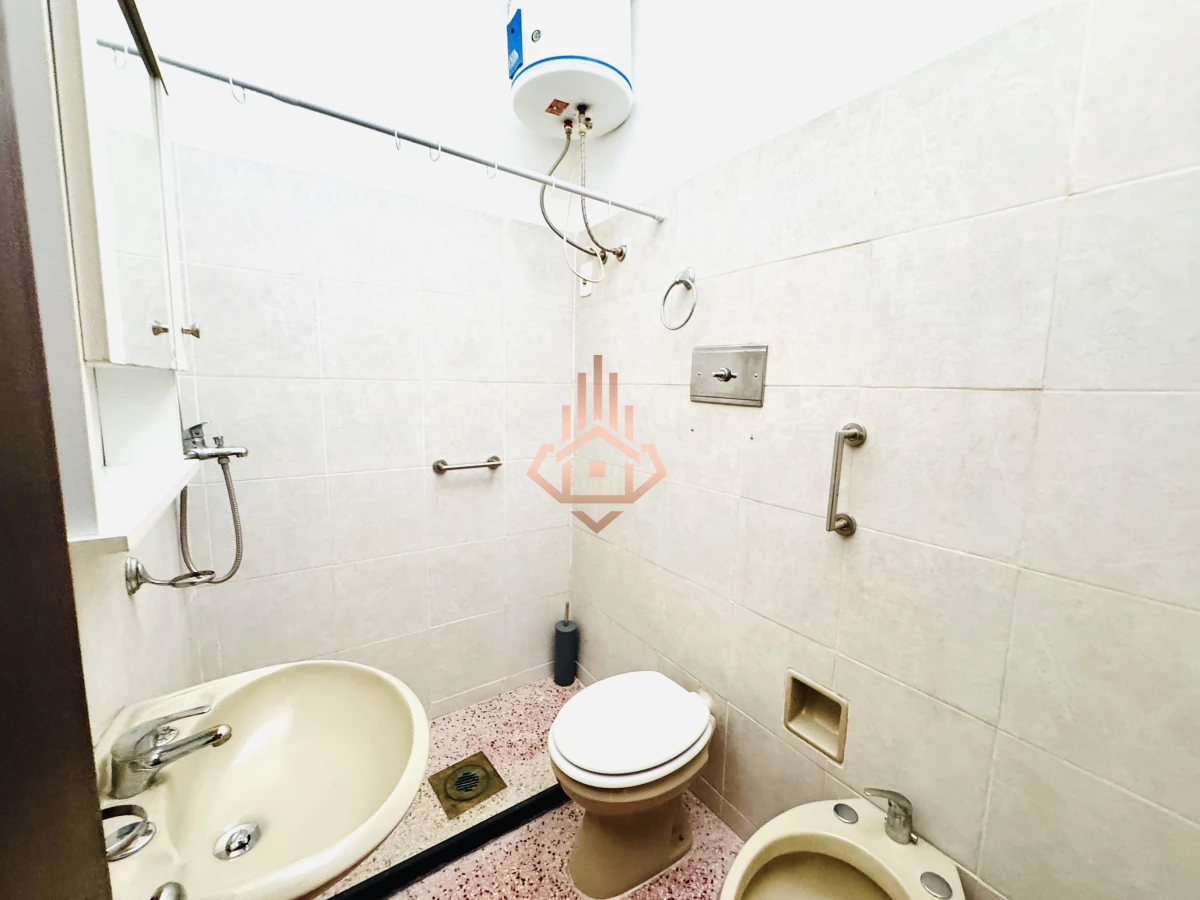 Venta Casa de 2 dormitorios cerca de playa mansa y servicios.