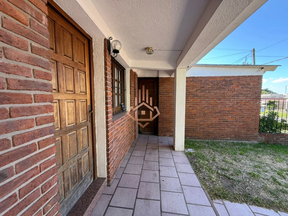Venta Casa 2 dormitorios en Maldonado con garage - Foto 1