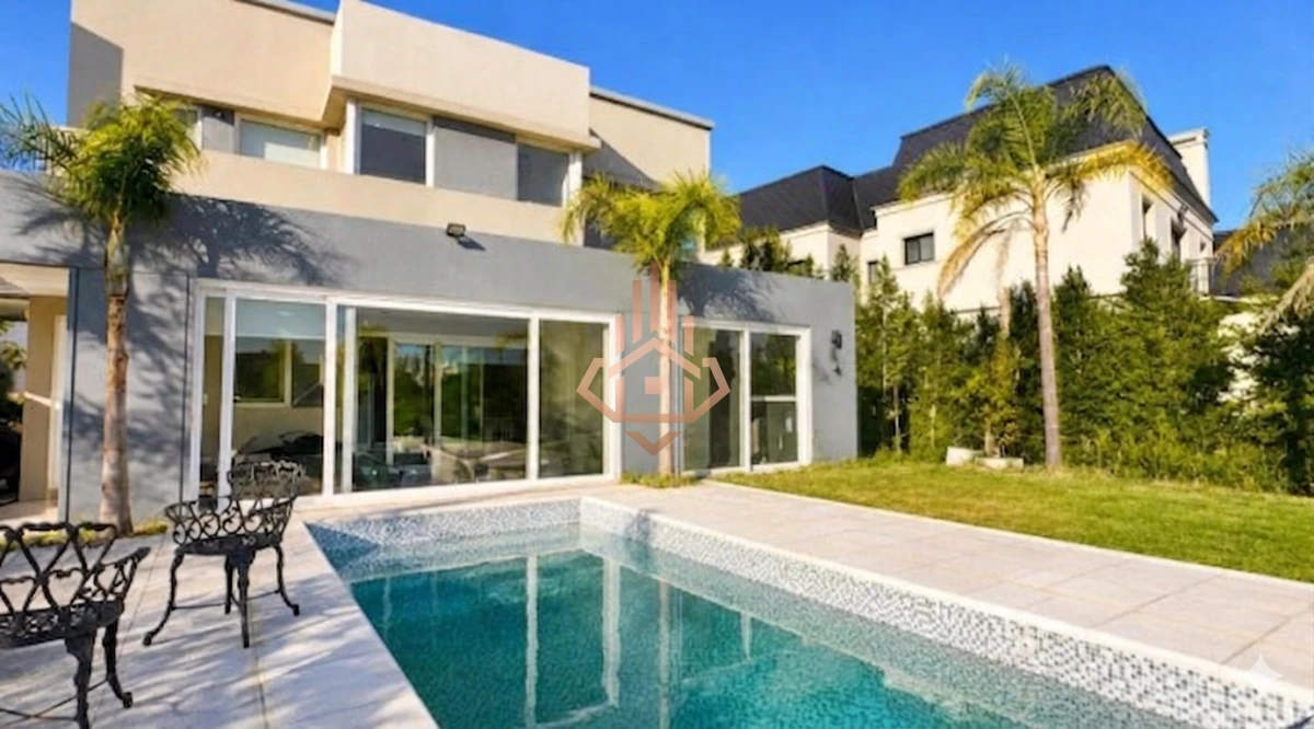 Casa 4 amb en Venta en Marinas Puertos del Lago con Muelle Privado - Foto 1
