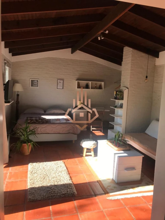 Casa en venta  alquiler 4 dormitorios, 2 dormitorios en suite. Piscina amplio JardÃ­n Barrio Marly